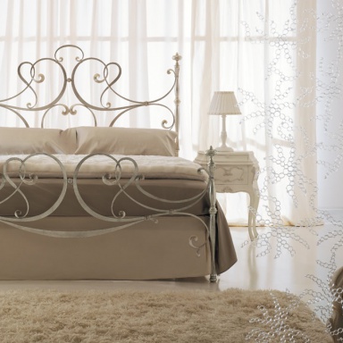 Bed with wrought iron headboard Letto Parsifal