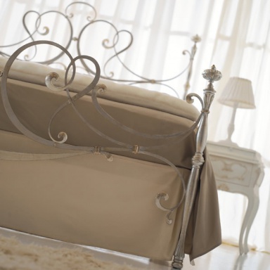 Bed with wrought iron headboard Letto Parsifal