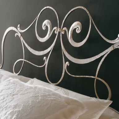 Bed with wrought iron headboard – Letto Ester