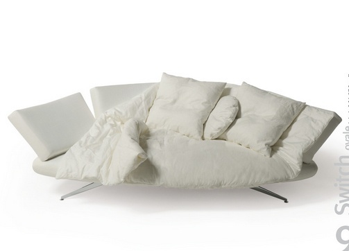 The Switch Sofa Ovale, Futura