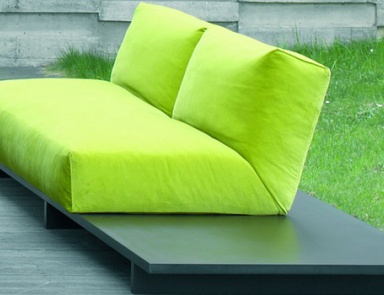 Volage Sofa, Futura