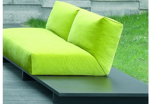 Volage Sofa, Futura