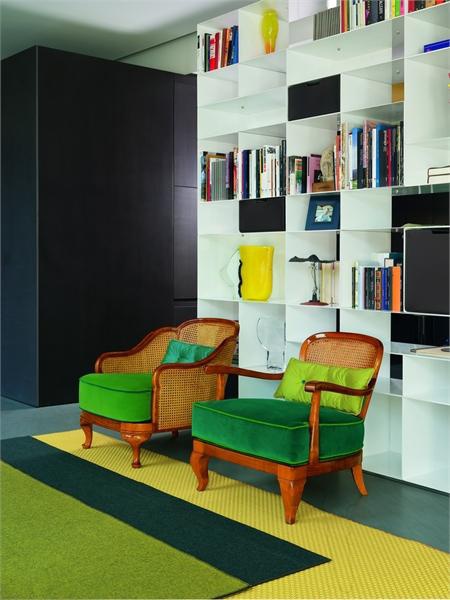 Chair with armrests, Salda