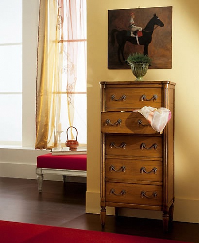 High chest of drawers Salda