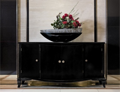 A chest of drawers with hinged doors, Salda