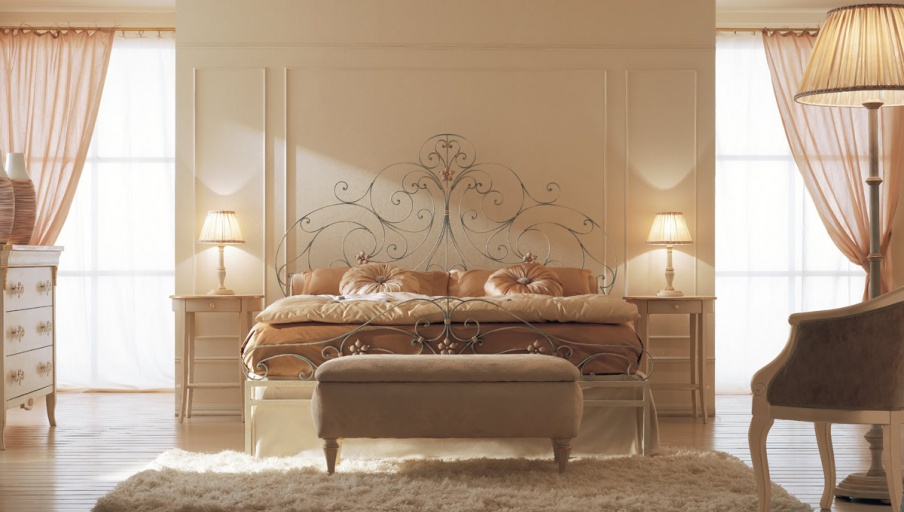 Bed with wrought iron headboard Letto Rialto, CorteZari - Corte Zari