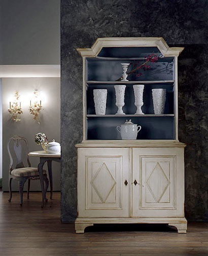 Sideboard with open shelves, Salda