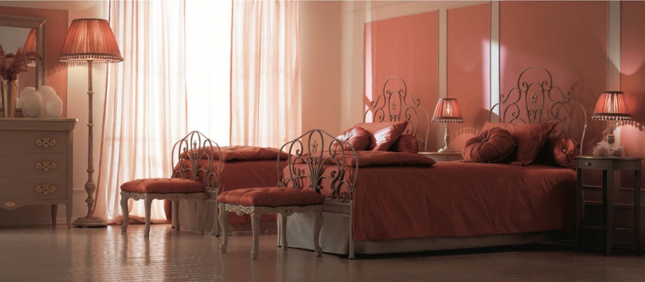 Bed with wrought iron headboard Letto Venezia, CorteZari - Corte Zari