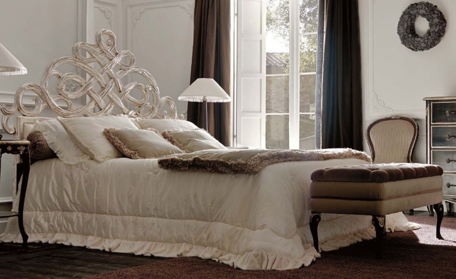 Double bed with shaped headboard Ambiente Notte, Savio Firmino