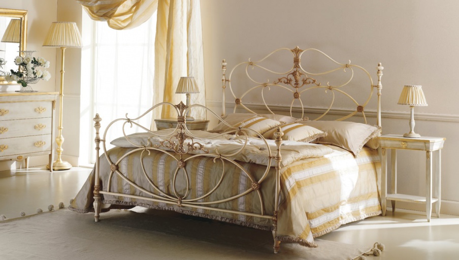 Bed with wrought iron headboard Letto Naxos, CorteZari - Corte Zari