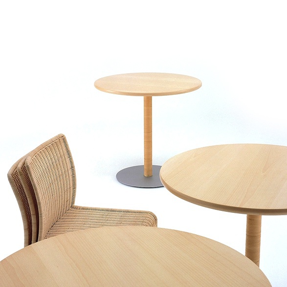 Table dining round on a frame of solid walnut or beech Flip, Bonacina Pierantonio