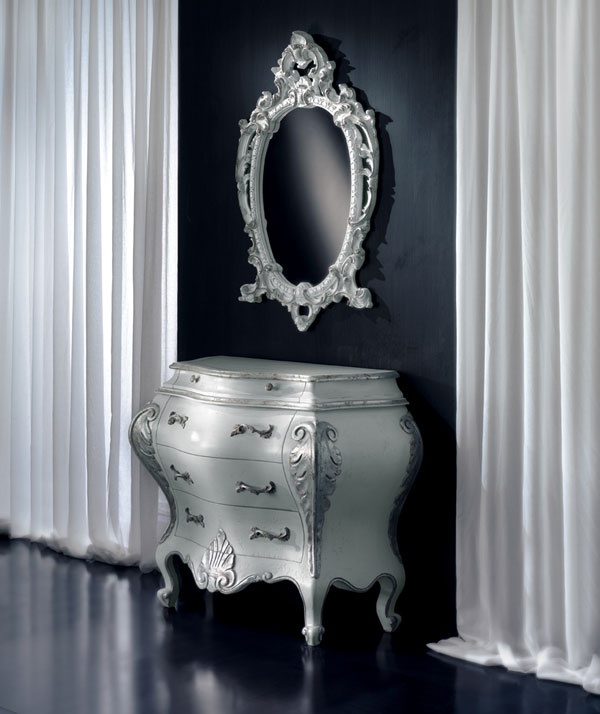 Dresser with drawers, Seven sedie perfectly