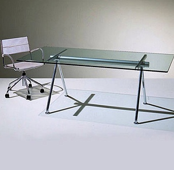 The round table on stainless steel frame with glass top Miss B, Bonacina Pierantonio