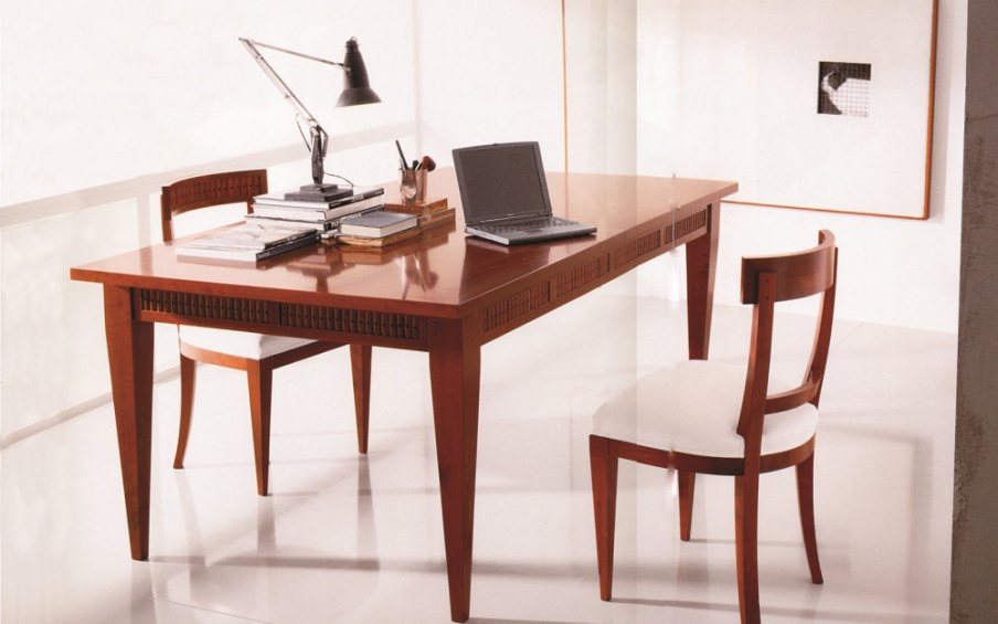 Dining table with frame and top made of cherry and decorated with veneer walnut, Annibale Colombo
