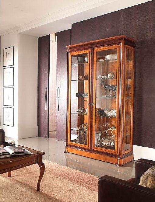 Showcase with glass facade, Stella Del Mobile