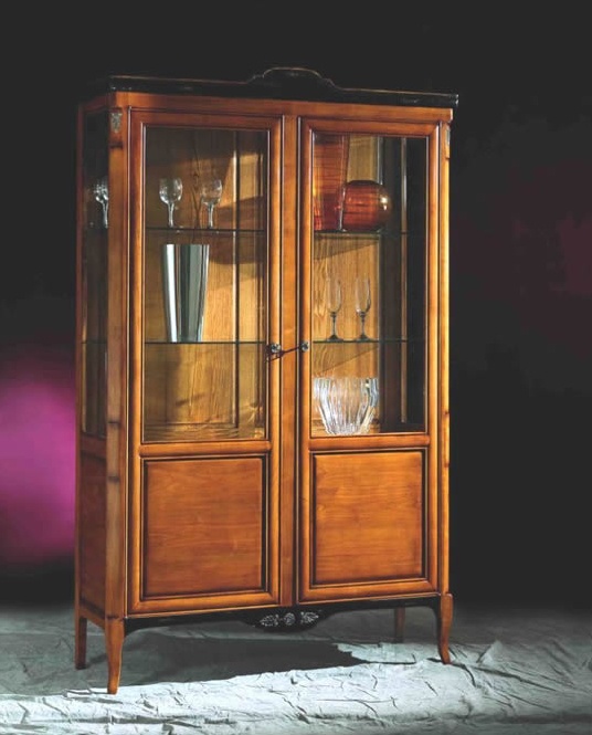 Showcase on high legs, Stella Del Mobile