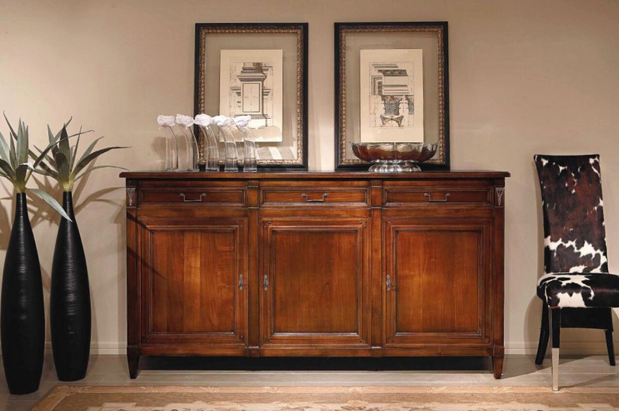 A low chest on legs, Stella Del Mobile