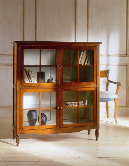 Showcase on high legs, Stella Del Mobile