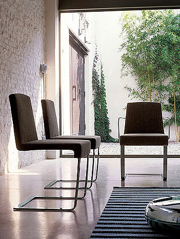 The chair on steel frame with leather or fabric upholstery Jag, Bonaldo