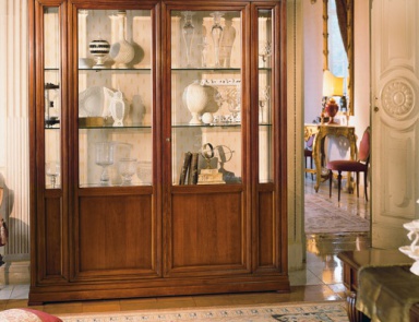 Showcase with glass in the facade, at the stilema stand