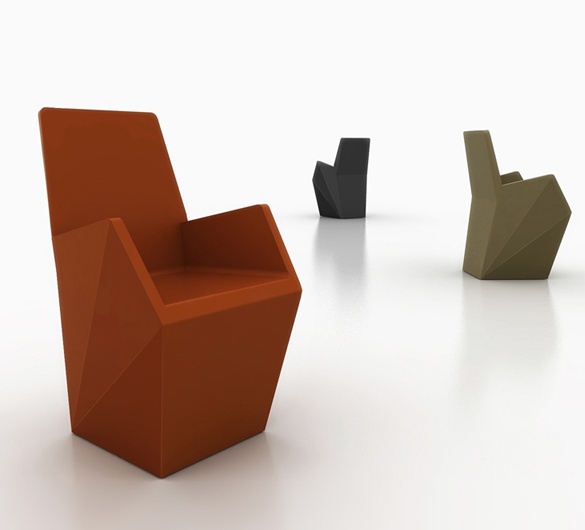 The chair is upholstered with leather or cloth Nadir, Bonaldo