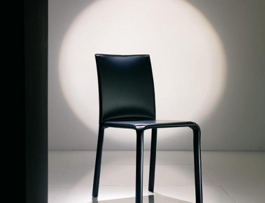 A chair on a frame of steel upholstered in leather Alice, Bontempi Casa