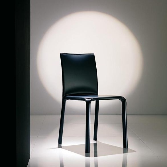 A chair on a frame of steel upholstered in leather Alice, Bontempi Casa