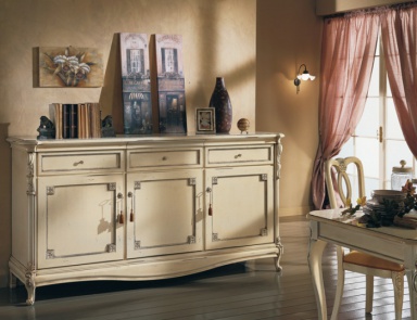 The buffet is low lying at the stilema stand