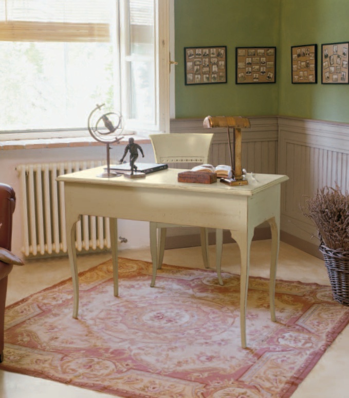 A Desk with drawers, Tonin casa