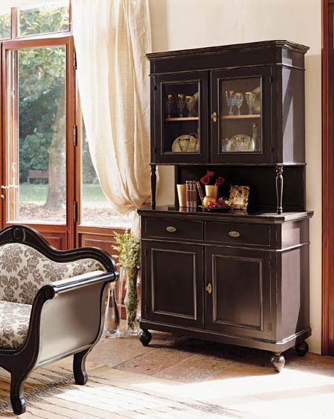 A snack bar with a glazed facade, Tonin casa