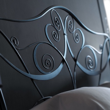 Bed with wrought iron headboard Letto Leila
