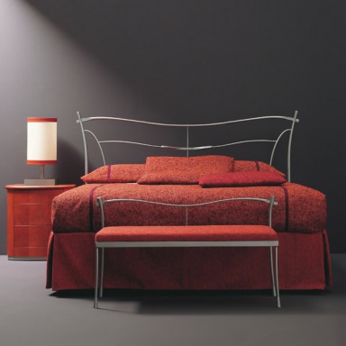 Bed with wrought iron headboard Letto Kubik