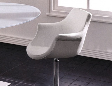 Chair in leather upholstery, Flai