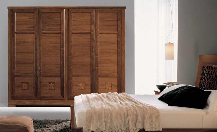 Wardrobe on a frame of beech 8094, Bruno Piombini