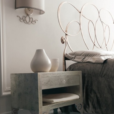 Bed with high headboard Letto Paloma