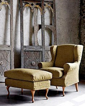 A chair on a frame of solid wood covered with a cloth Felicia, Busnelli