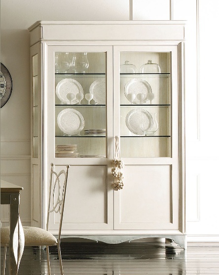 Showcase with glass facade, Giusti Portos