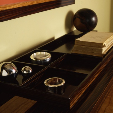 Dresser-chest of drawers