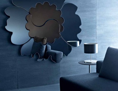 The mirror wall, Flai