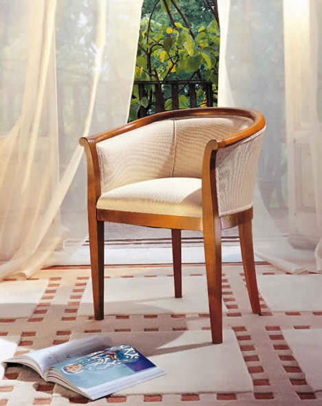 Chair on high legs, China - Le Fablier