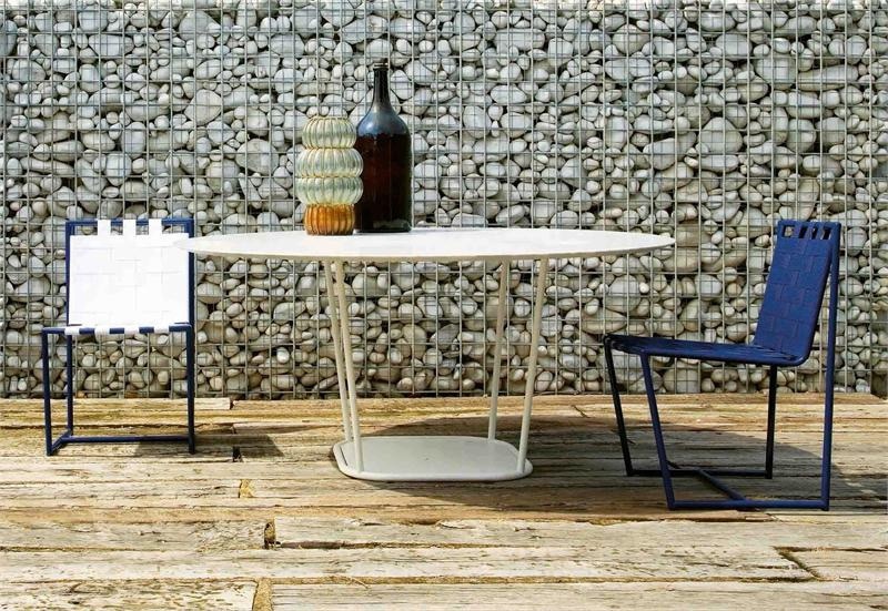 Chair with seat and back of synthetic fabric and steel frame Cloud, Arflex 