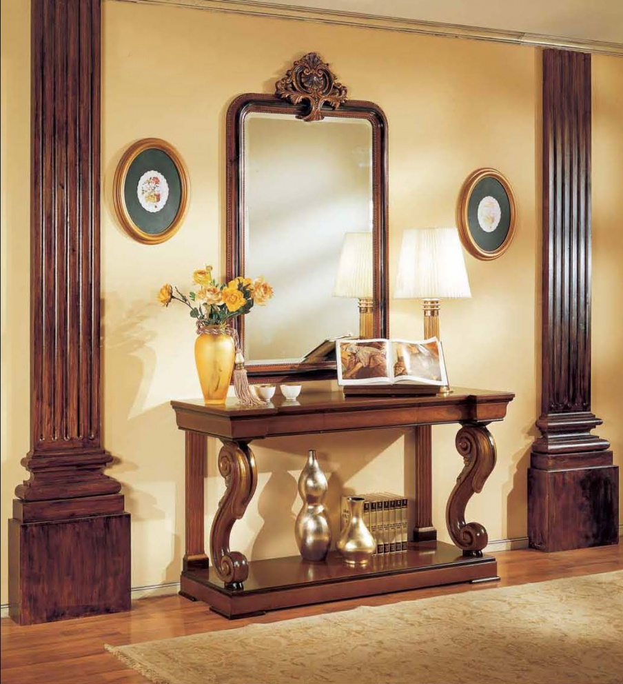 Console with carved legs, Mirandola Export