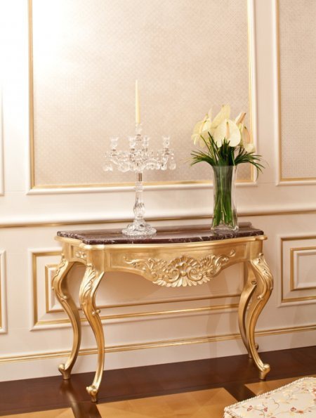 The console on high legs, Moletta Mobili