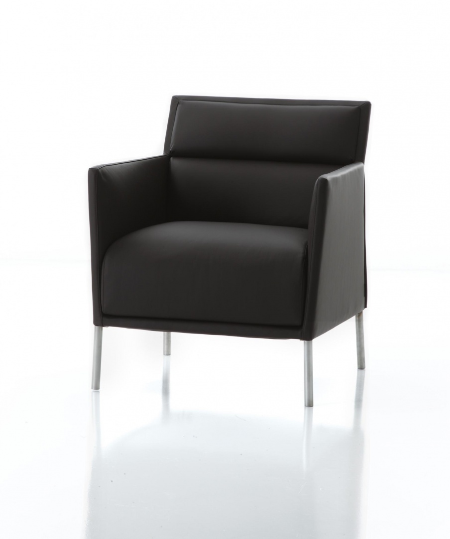 Chair with metal legs and leather upholstery Madera, Arketipo