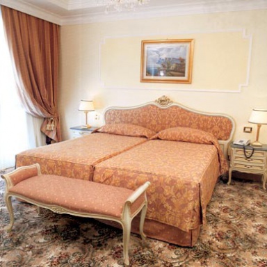 Bedroom (furniture-bedroom)