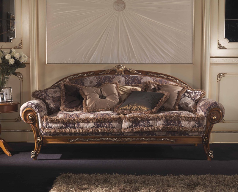 Two-seater sofa on wooden frame, Cantaluppi