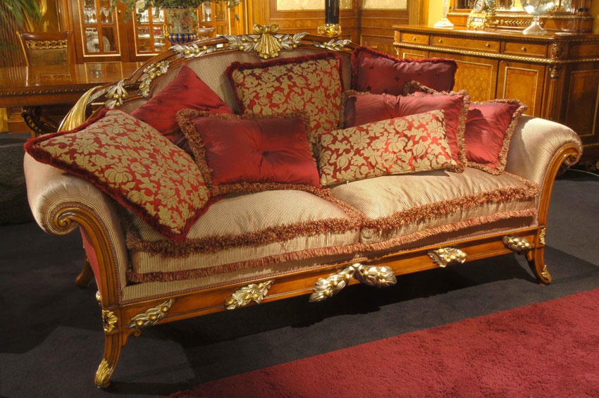 Two-seater sofa on wooden frame, Cantaluppi