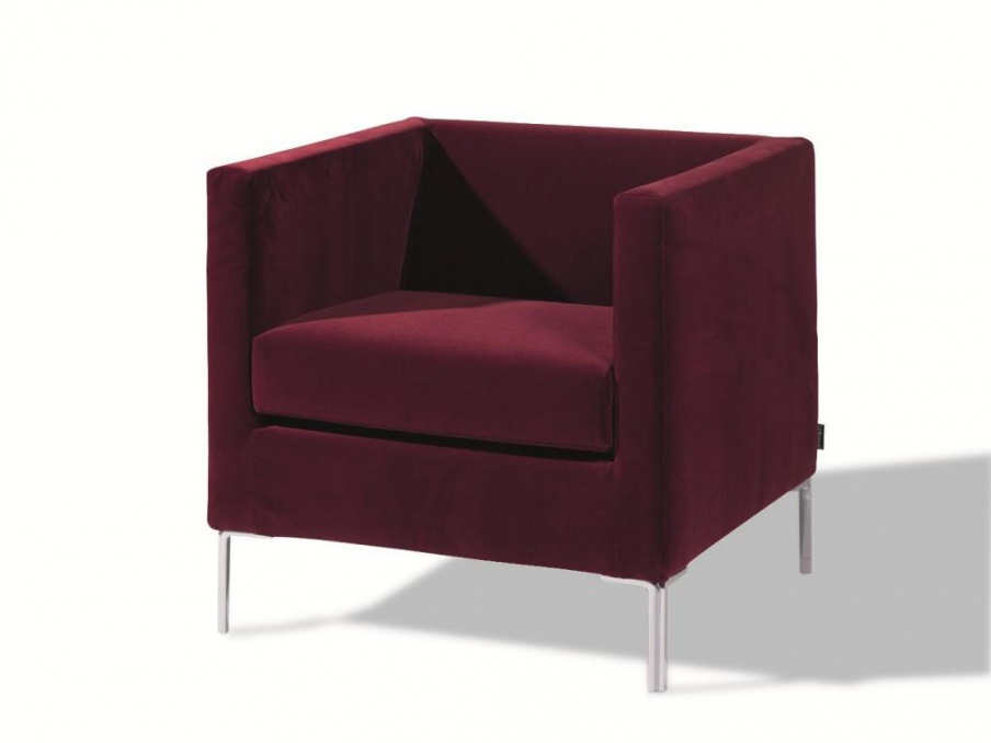 A chair made of wood, filled with polyurethane foam and legs made of aluminum Giglio, Arketipo