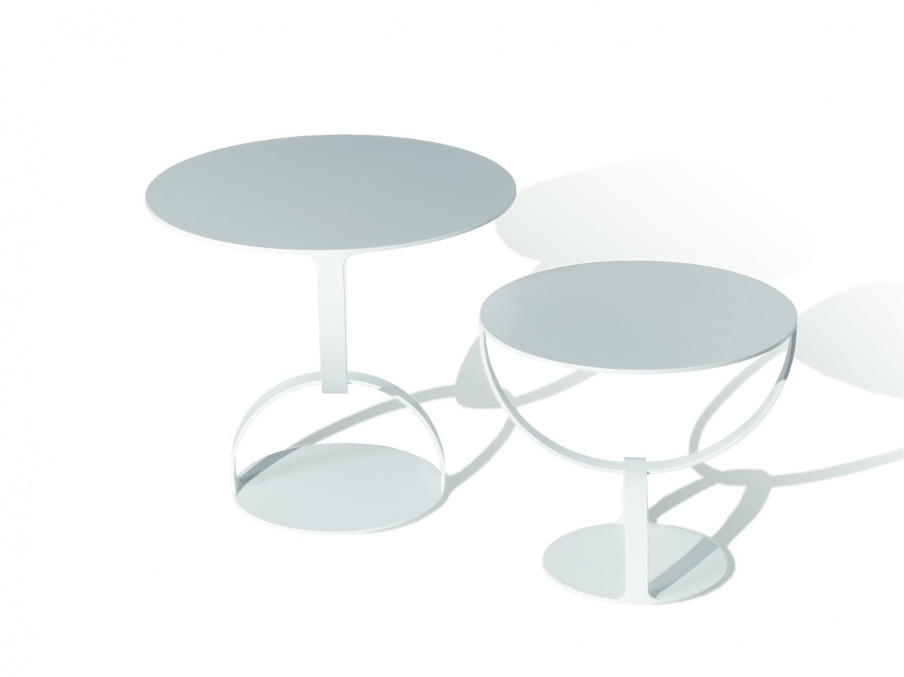 Coffee table with body in painted metal Link, Arketipo