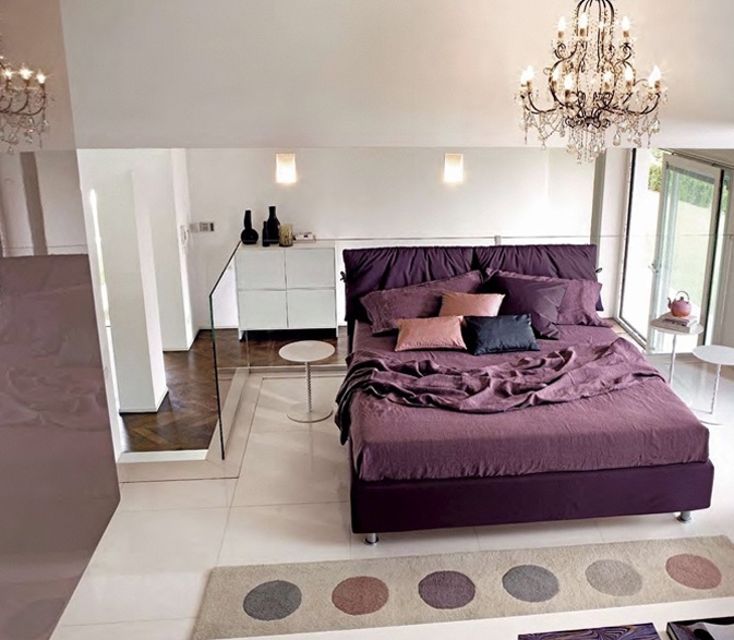 A bed on a wooden frame upholstered fabric Open Penny, Bonaldo